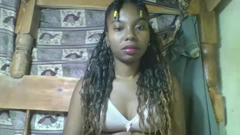 Snapshot of rosalinda933 chatting on March 28, 2026, 9:09 am Rosalinda online show from March 28, 2026, 9:09 am