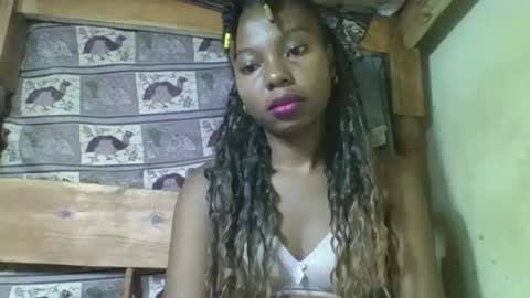 Snapshot of rosalinda933 chatting on March 28, 2026, 9:25 pm Rosalinda online show from March 28, 2026, 9:25 pm