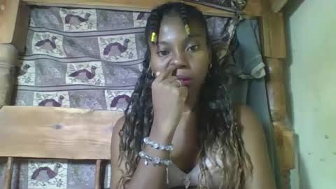 Snapshot of rosalinda933 chatting on March 29, 2026, 10:32 pm Rosalinda online show from March 29, 2026, 10:32 pm