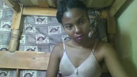 Snapshot of rosalinda933 chatting on April 1, 2026, 9:32 am Rosalinda online show from April 1, 2026, 9:32 am