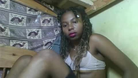 Snapshot of rosalinda933 chatting on April 7, 2026, 5:08 am Rosalinda online show from April 7, 2026, 5:08 am