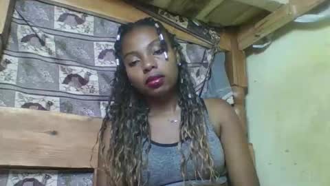 Snapshot of rosalinda933 chatting on April 10, 2026, 5:39 pm Rosalinda online show from April 10, 2026, 5:39 pm