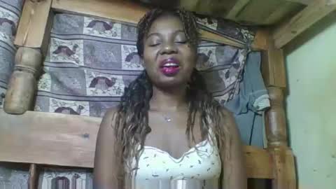 Snapshot of rosalinda933 chatting on April 15, 2026, 11:28 am Rosalinda online show from April 15, 2026, 11:28 am