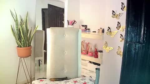 Snapshot of rosalindasexy chatting on February 8, 2025, 2:58 am Rosalinda online show from February 8, 2025, 2:58 am