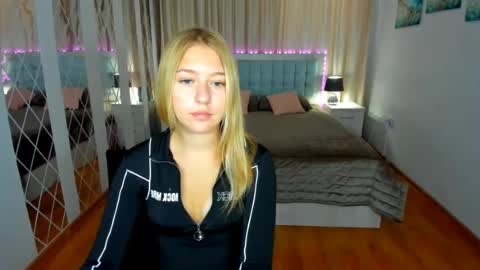 RosaRising online show from July 9, 2026, 4:49 am