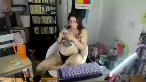 rose257044 online show from October 11, 2025, 6:39 pm