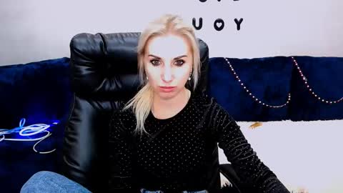 Snapshot of rose__shine chatting on October 1, 2025, 10:43 am rose shine online show from October 1, 2025, 10:43 am