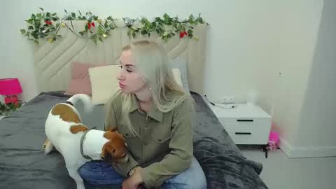 Snapshot of rose__shine chatting on October 2, 2025, 2:35 pm rose shine online show from October 2, 2025, 2:35 pm