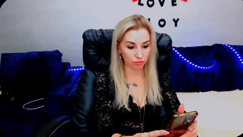 Snapshot of rose__shine chatting on October 18, 2025, 10:27 am rose shine online show from October 18, 2025, 10:27 am