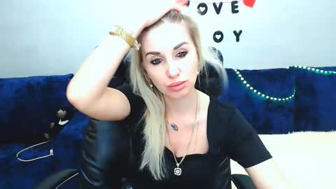 Snapshot of rose__shine chatting on November 16, 2025, 10:32 am rose shine online show from November 16, 2025, 10:32 am