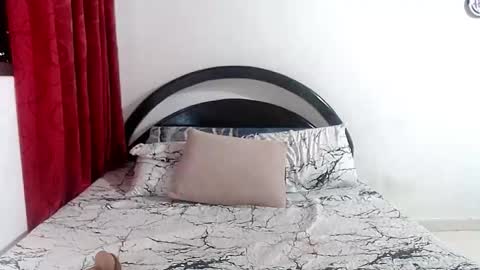 rose_elise online show from May 24, 2026, 4:28 am