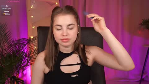 Snapshot of roseallan chatting on January 14, 2025, 9:13 am Rose online show from January 14, 2025, 9:13 am