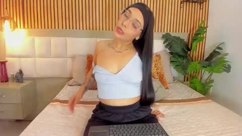 roseaurora online show from October 13, 2025, 12:38 pm