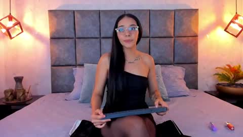 roseaurora online show from May 11, 2026, 11:27 am