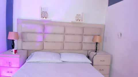 Rose online show from October 19, 2025, 1:34 pm