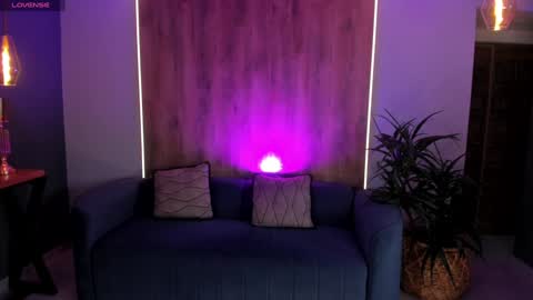 Rose  online show from December 27, 2024, 7:24 pm