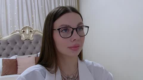 Rose Hubbard online show from February 6, 2025, 6:35 pm