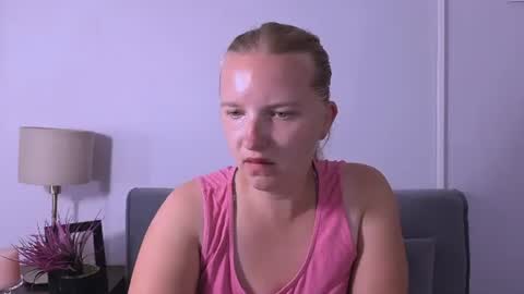 Snapshot of rosehypnotic chatting on June 29, 2026, 10:15 am Rose online show from June 29, 2026, 10:15 am