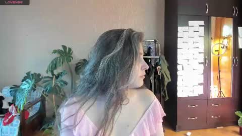 Snapshot of roselina_ chatting on August 6, 2026, 3:36 pm Rose online show from August 6, 2026, 3:36 pm