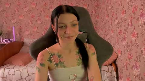 Lola online show from October 20, 2025, 6:25 am