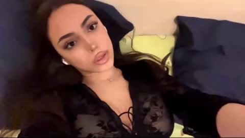 Snapshot of rosenavillifana chatting on December 3, 2025, 3:21 pm Mimi online show from December 3, 2025, 3:21 pm