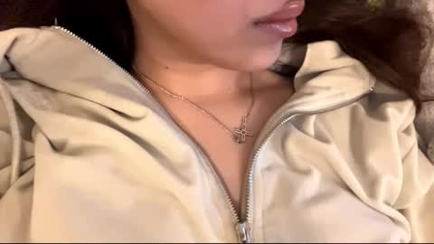 Snapshot of rosenavillifana chatting on December 4, 2025, 3:10 pm Mimi online show from December 4, 2025, 3:10 pm