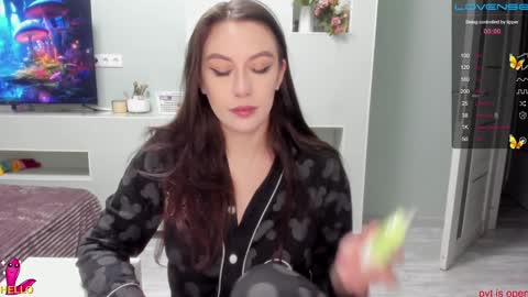 Snapshot of rosepage chatting on December 29, 2024, 11:39 pm Julia online show from December 29, 2024, 11:39 pm