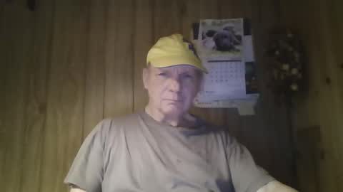 Snapshot of roses2u1958 chatting on March 16, 2026, 4:40 am roses2u1958 online show from March 16, 2026, 4:40 am