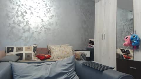 Lovepinklilly online show from October 16, 2025, 6:31 pm