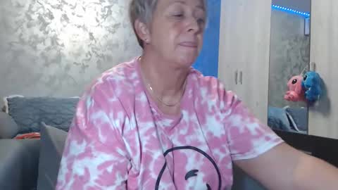 Lovepinklilly online show from November 29, 2025, 5:49 pm