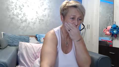 Snapshot of roses_and_lillies chatting on March 2, 2026, 6:37 pm Lovepinklilly online show from March 2, 2026, 6:37 pm