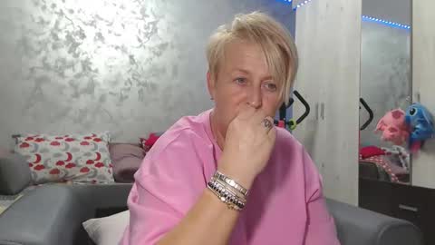 Snapshot of roses_and_lillies chatting on April 5, 2026, 4:15 pm Lovepinklilly online show from April 5, 2026, 4:15 pm