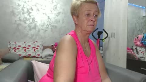 Snapshot of roses_and_lillies chatting on April 9, 2026, 5:29 pm Lovepinklilly online show from April 9, 2026, 5:29 pm