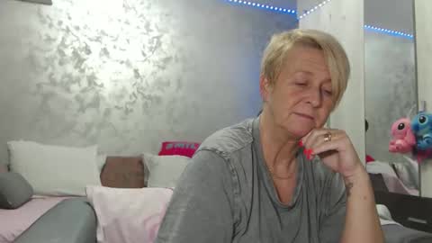 Snapshot of roses_and_lillies chatting on April 14, 2026, 4:24 pm Lovepinklilly online show from April 14, 2026, 4:24 pm