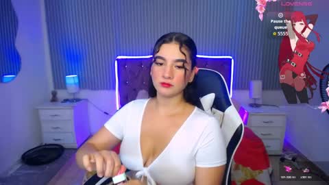 roses_liittle_ online show from April 8, 2026, 5:07 am