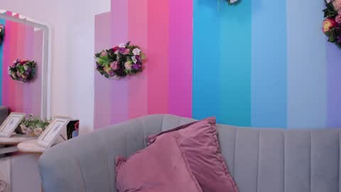     online show from December 29, 2024, 2:42 pm