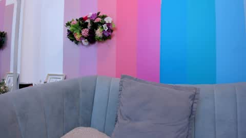     online show from February 17, 2025, 2:37 pm