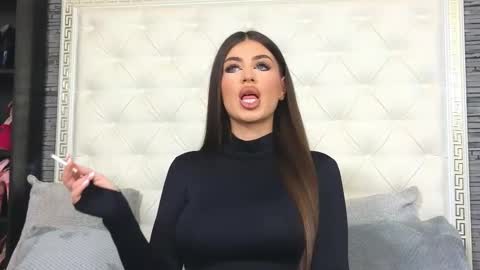 Gabriela online show from November 24, 2025, 8:14 am