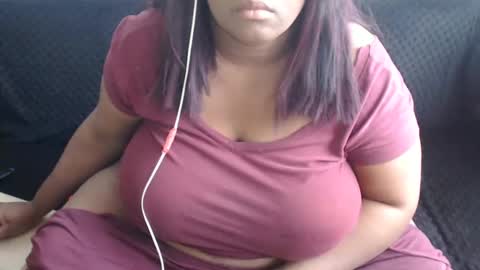 Snapshot of rosexmary chatting on March 2, 2025, 10:38 pm LAURA online show from March 2, 2025, 10:38 pm