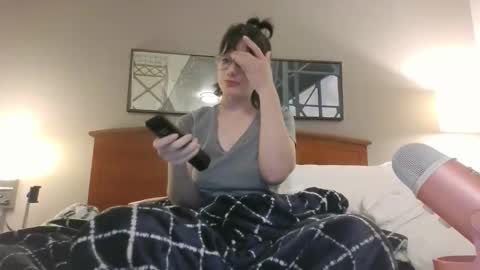 rose evergarden online show from January 17, 2026, 6:51 am