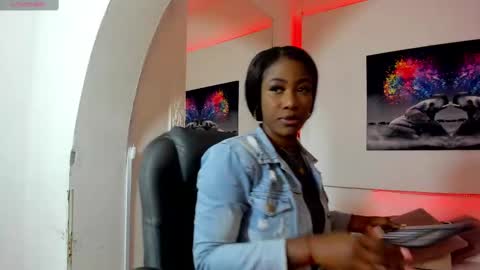 Snapshot of rosi_cooper chatting on February 12, 2025, 10:35 am rosi_cooper online show from February 12, 2025, 10:35 am
