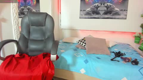 Snapshot of rosi_cooper chatting on February 13, 2025, 10:44 am rosi_cooper online show from February 13, 2025, 10:44 am