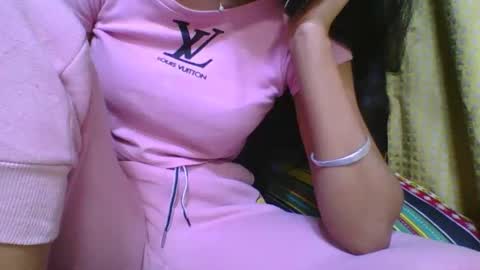 rosia685234 online show from November 7, 2025, 4:51 pm