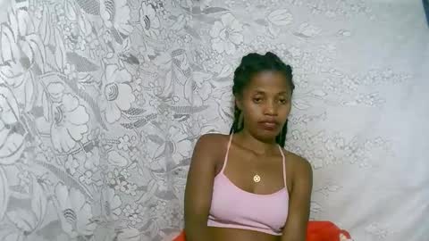 rosia online show from November 19, 2025, 3:45 pm