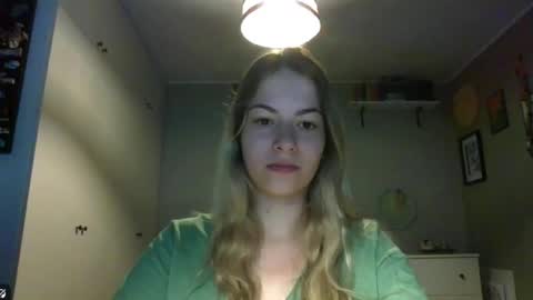 Snapshot of rosie_june chatting on September 11, 2025, 6:46 am Rosie online show from September 11, 2025, 6:46 am