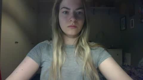 Snapshot of rosie_june chatting on April 20, 2026, 6:38 am Rosie online show from April 20, 2026, 6:38 am