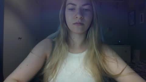 Snapshot of rosie_june chatting on April 29, 2026, 6:50 am Rosie online show from April 29, 2026, 6:50 am