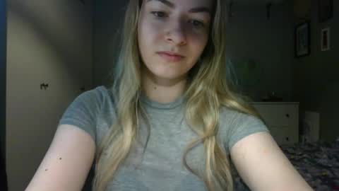 Snapshot of rosie_june chatting on May 12, 2026, 6:43 am Rosie online show from May 12, 2026, 6:43 am