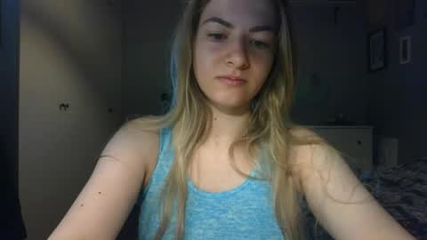 Snapshot of rosie_june chatting on May 19, 2026, 6:42 am Rosie online show from May 19, 2026, 6:42 am