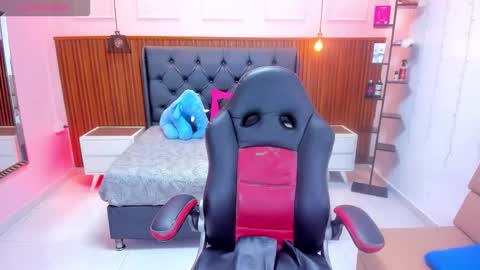 Snapshot of rosie_moss chatting on October 6, 2025, 7:22 pm ROSSI online show from October 6, 2025, 7:22 pm